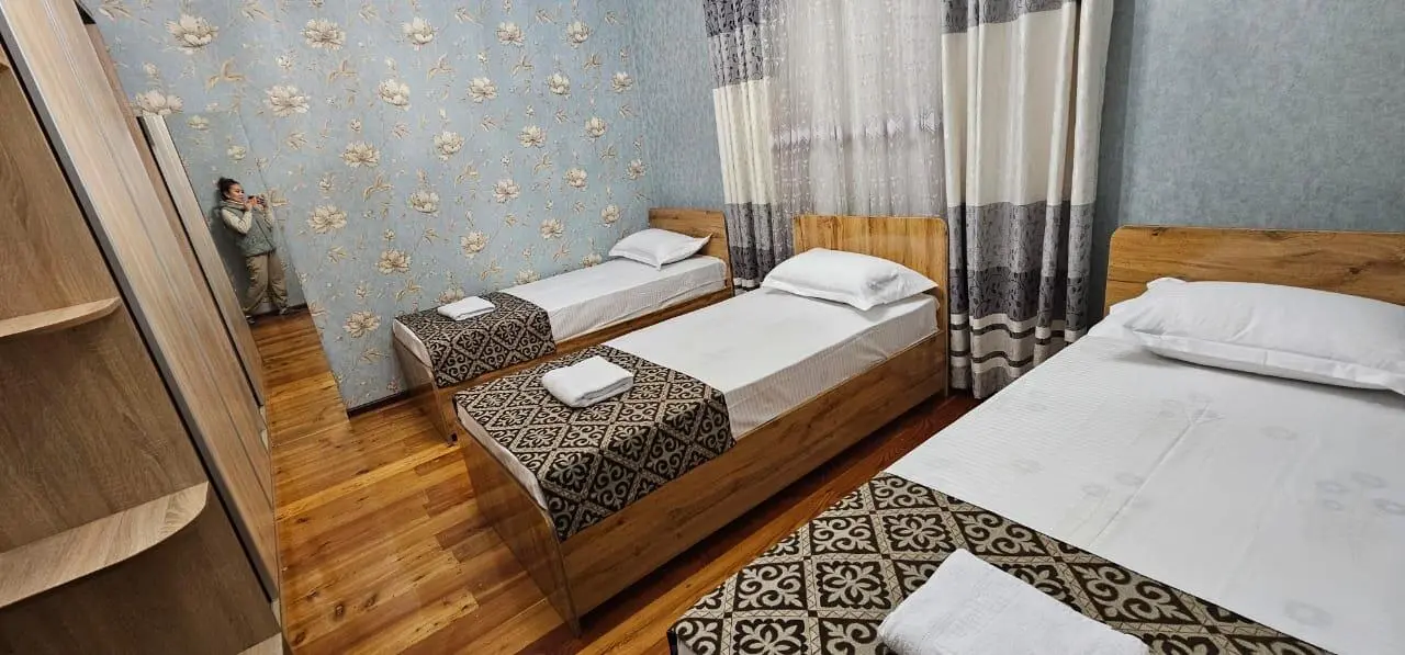 Трехместный номер — room, Osh