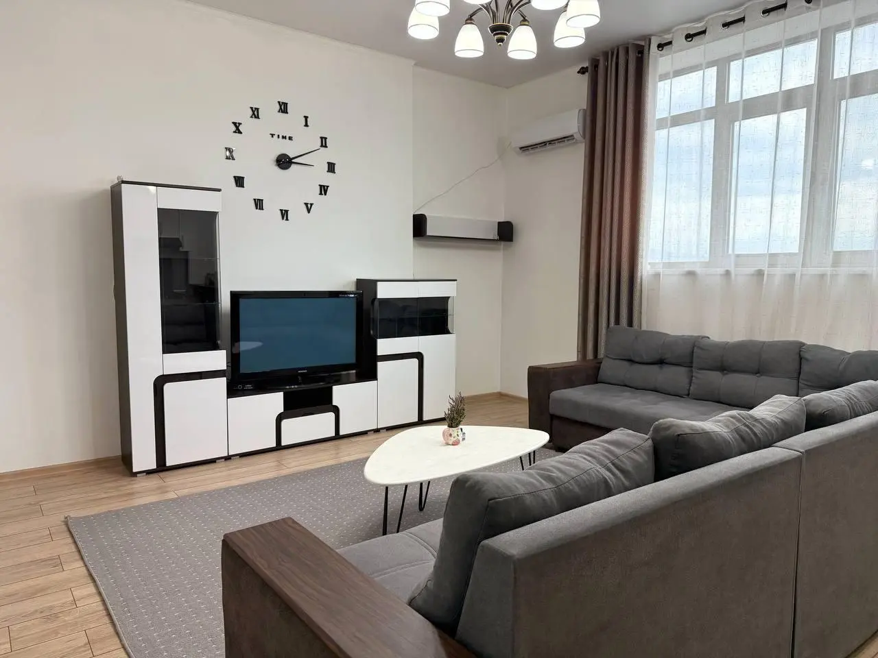 Cozy Apartments on Kievskaya Street — apartment, Bishkek
