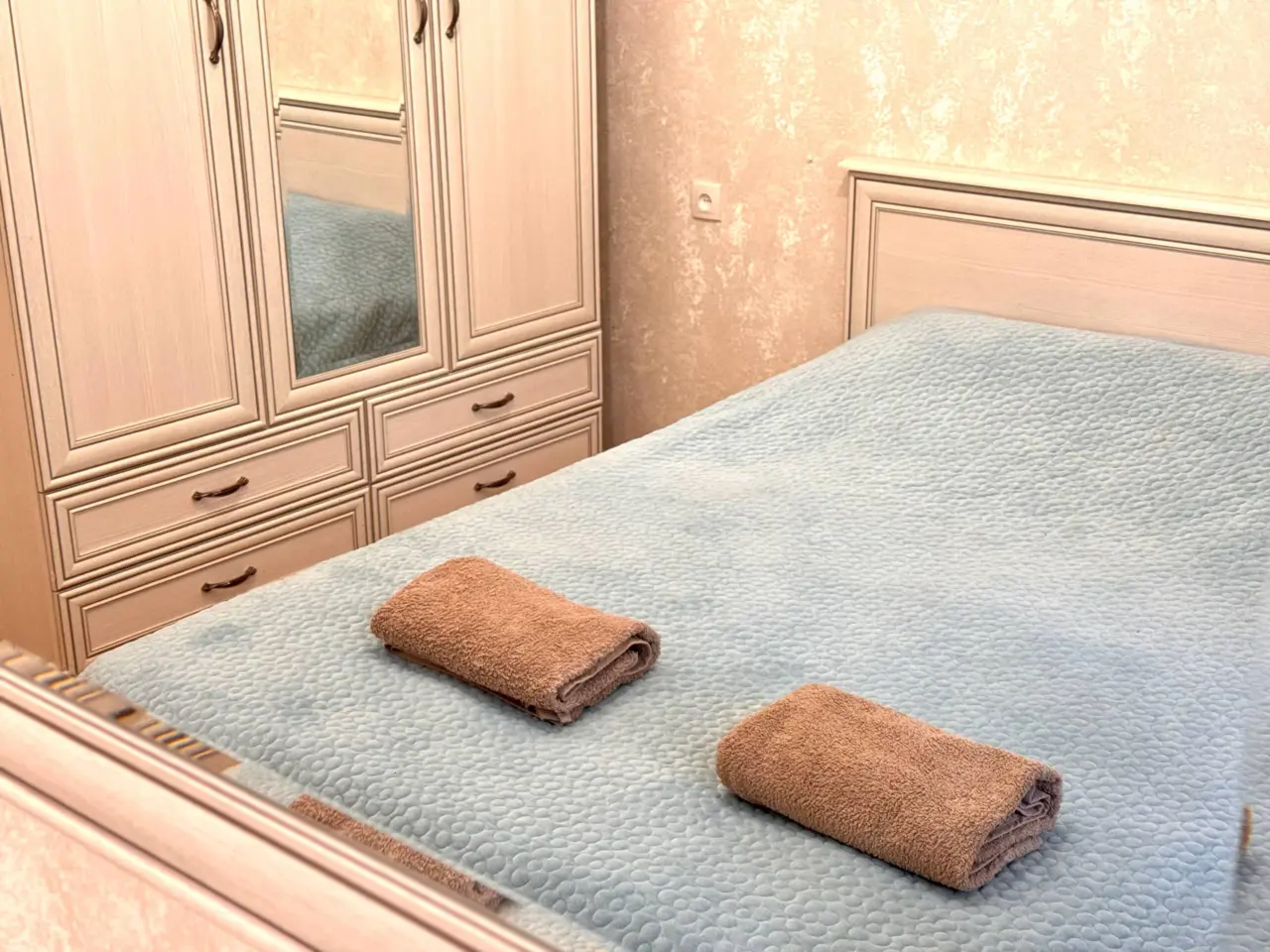 Cozy Apartment on Frunze 571-106 — apartment, Bishkek