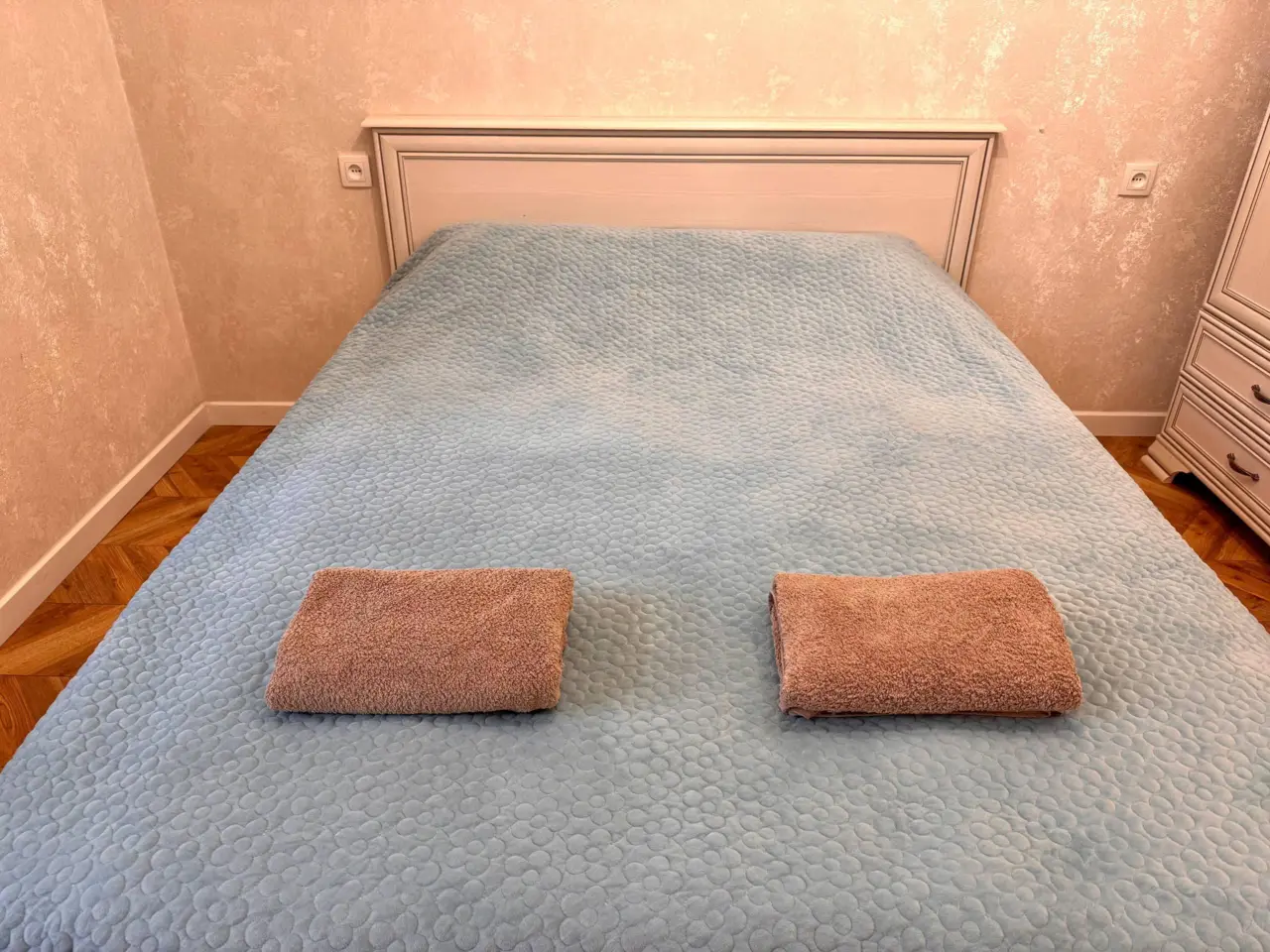 Cozy Apartment on Frunze 571-106 — apartment, Bishkek