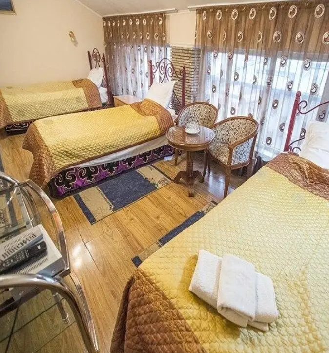 Трехместный номер — room, Osh