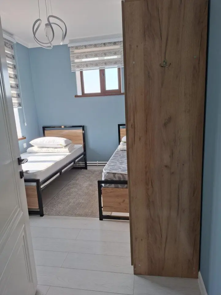 Койка-место — bed space, Osh