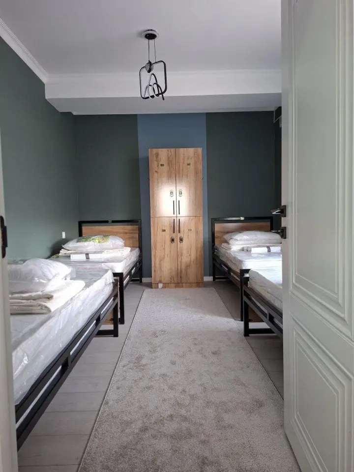 Койка-место — bed space, Osh