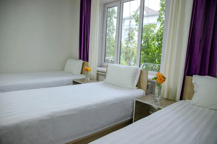 Трёхместный номер — room, Manas (Jalal-Abad)