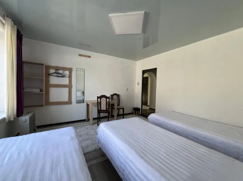 Трёхместный номер — room, Manas (Jalal-Abad)
