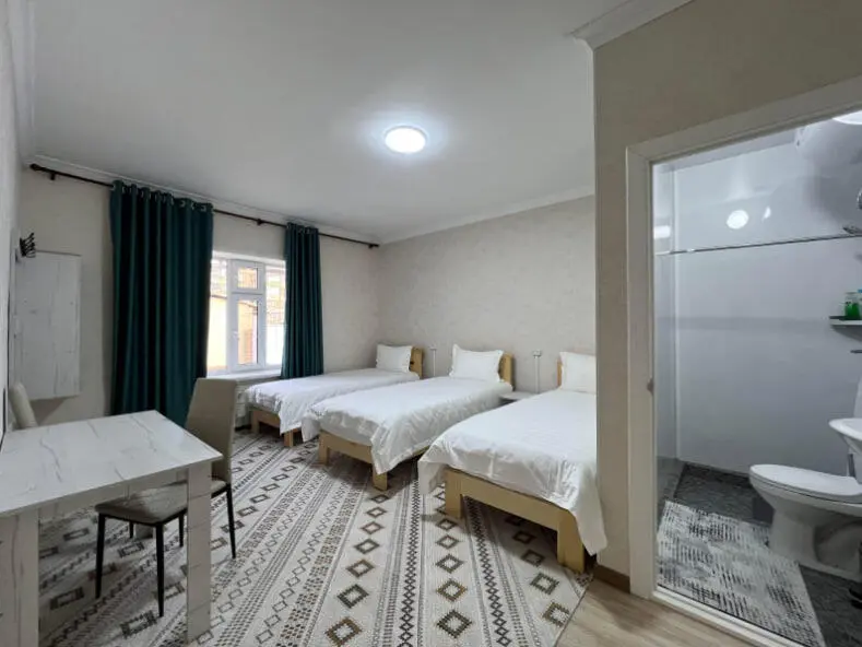 Трёхместный номер — room, Manas (Jalal-Abad)