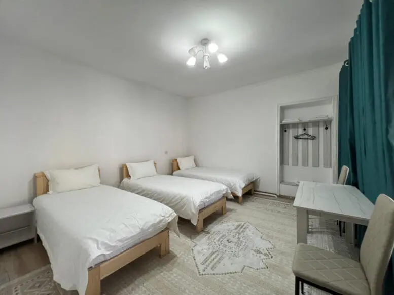 Трёхместный номер — room, Manas (Jalal-Abad)