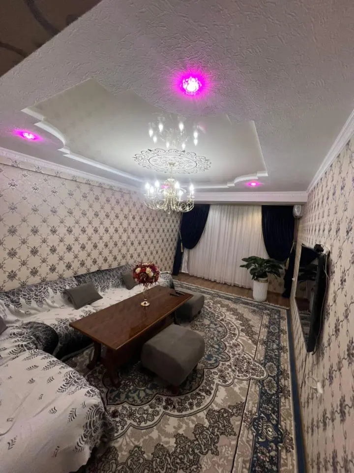 Three-room apartment — apartment, Osh
