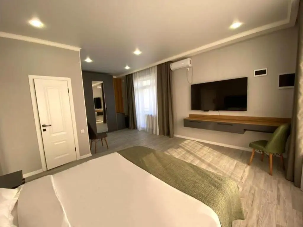 Deluxe — room, Bishkek