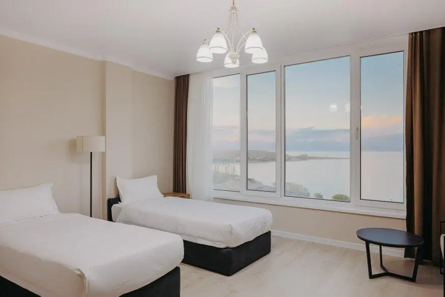 Ton Azure Hotel — гостиница, с. Тон