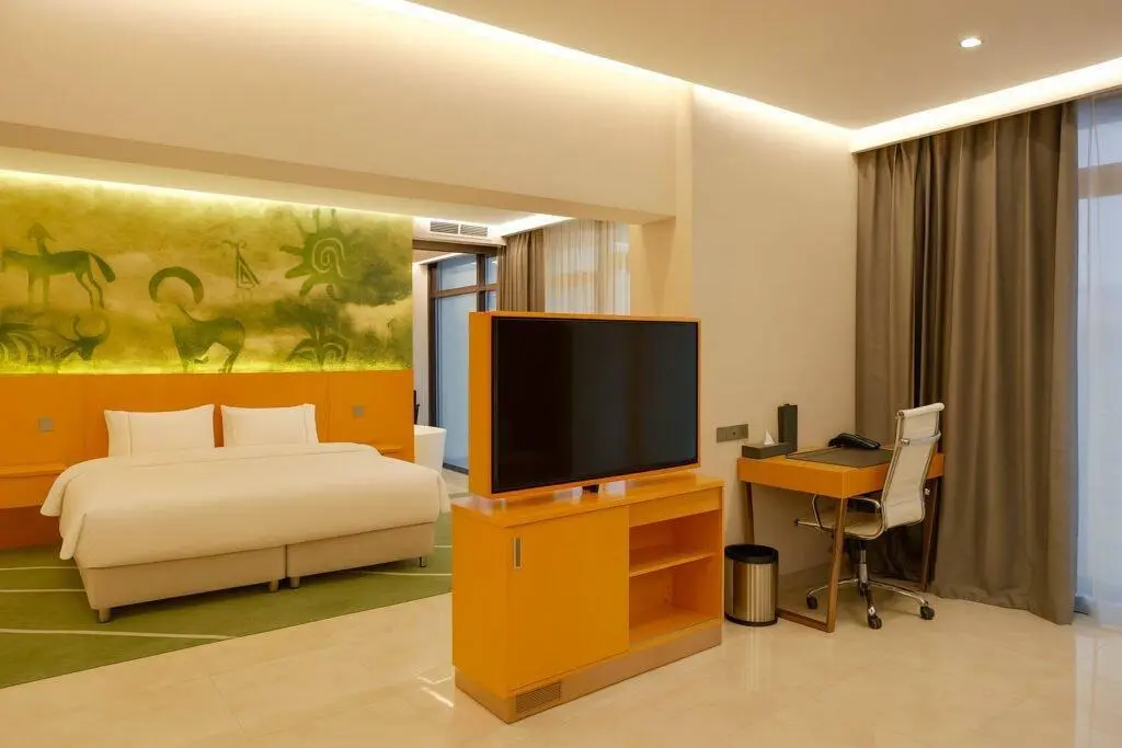 Suite with Mountain View — room, v. Bosteri