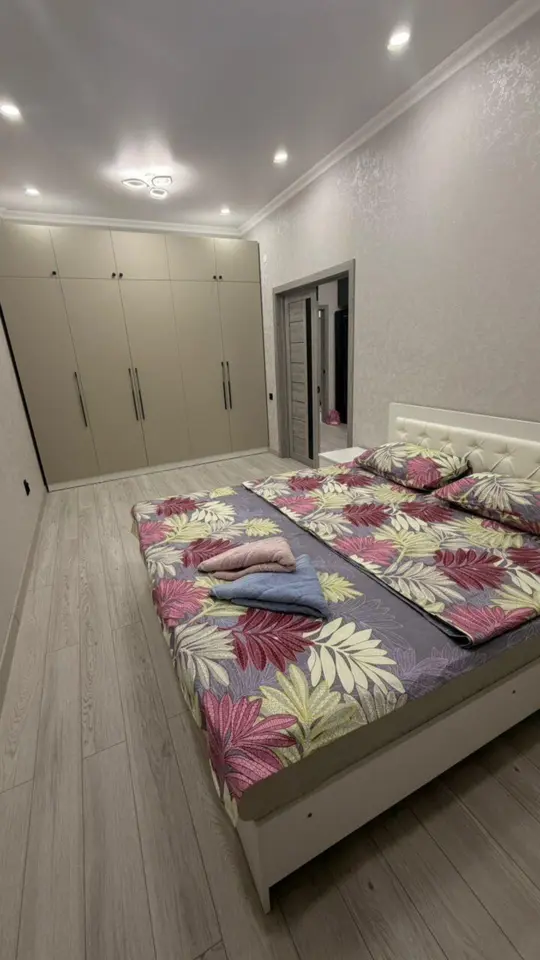 Two-room apartment in Vostok 5 — apartment, Bishkek