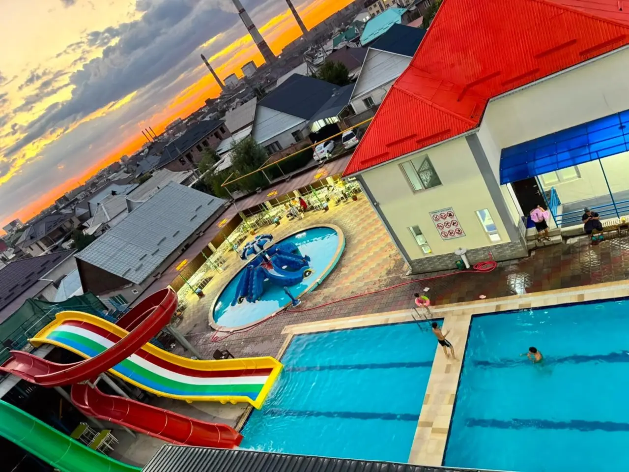 Aqua Hotel — hotel, Bishkek