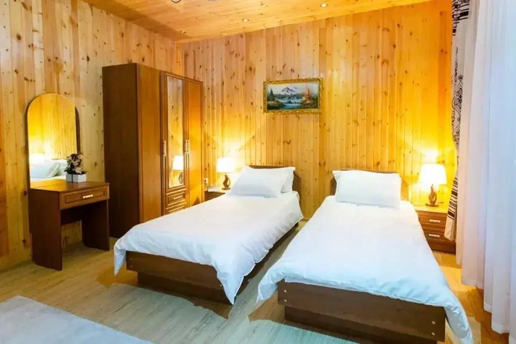 Five-person Deluxe Room (+3) — room, v. Korumdu (d. Issyk-Kul )
