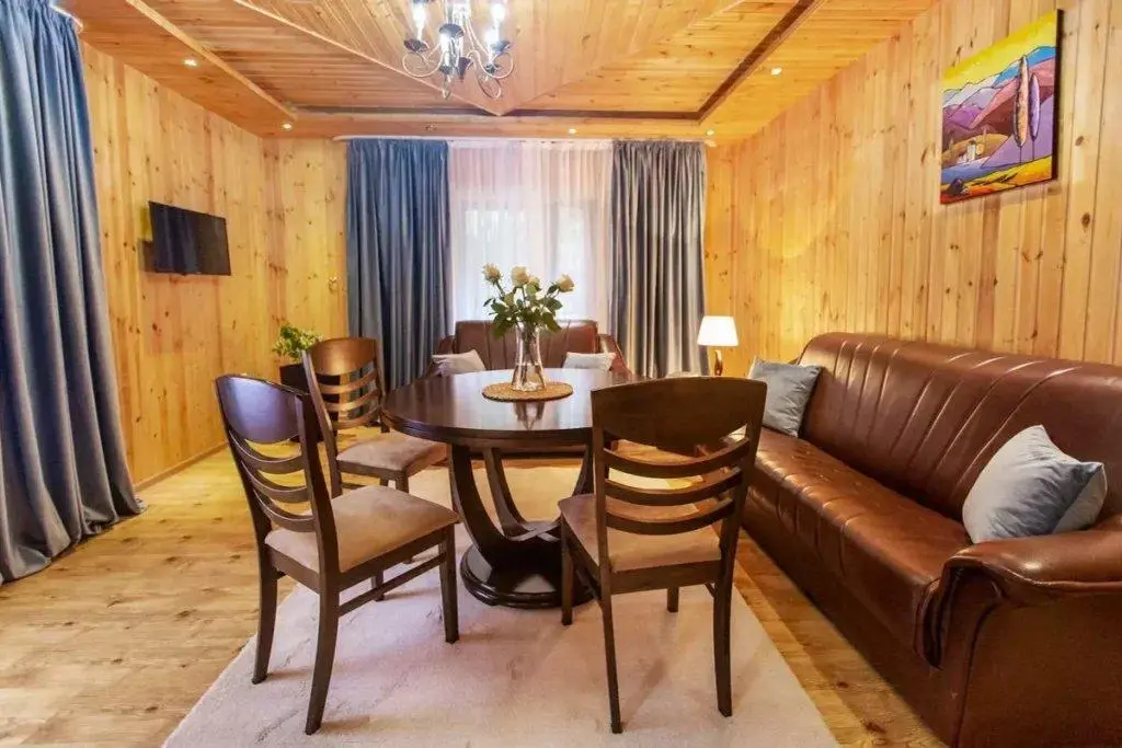 Quadruple Deluxe Room (+5) — room, v. Korumdu (d. Issyk-Kul )