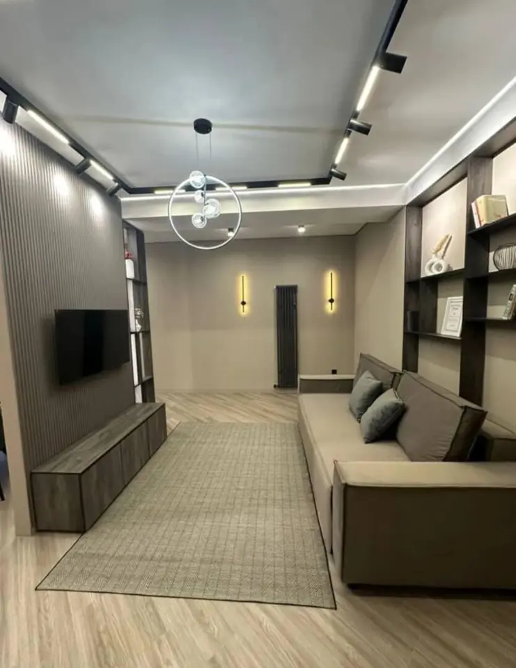 Two-room apartment in Vostok 5 — apartment, Bishkek