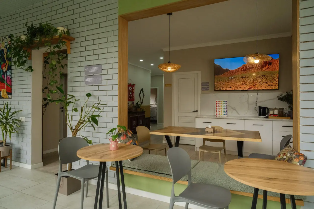 People Nest Hotel — hostel, Bishkek