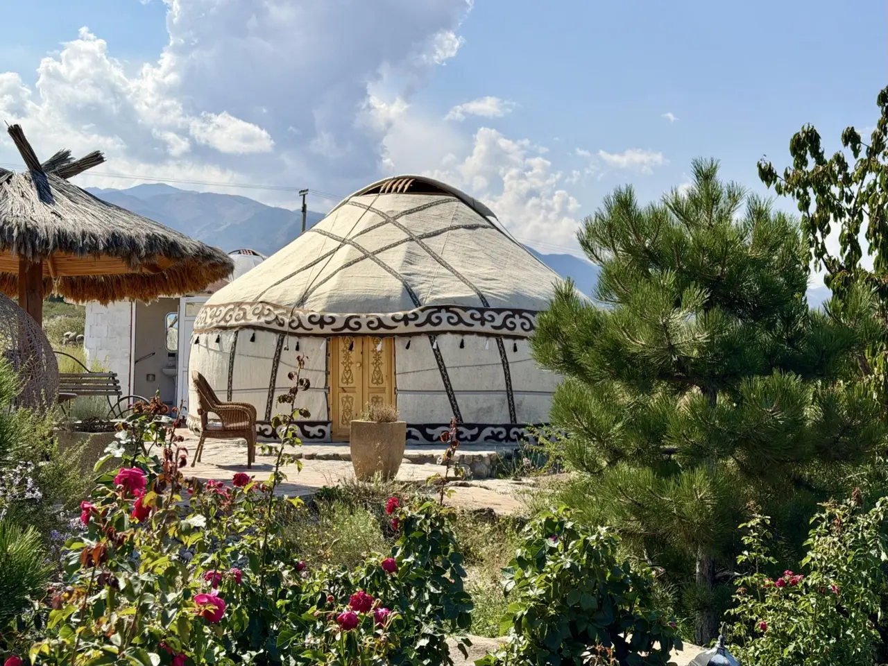 Ak Tengir Yurt Camp — зона отдыха, с. Тосор