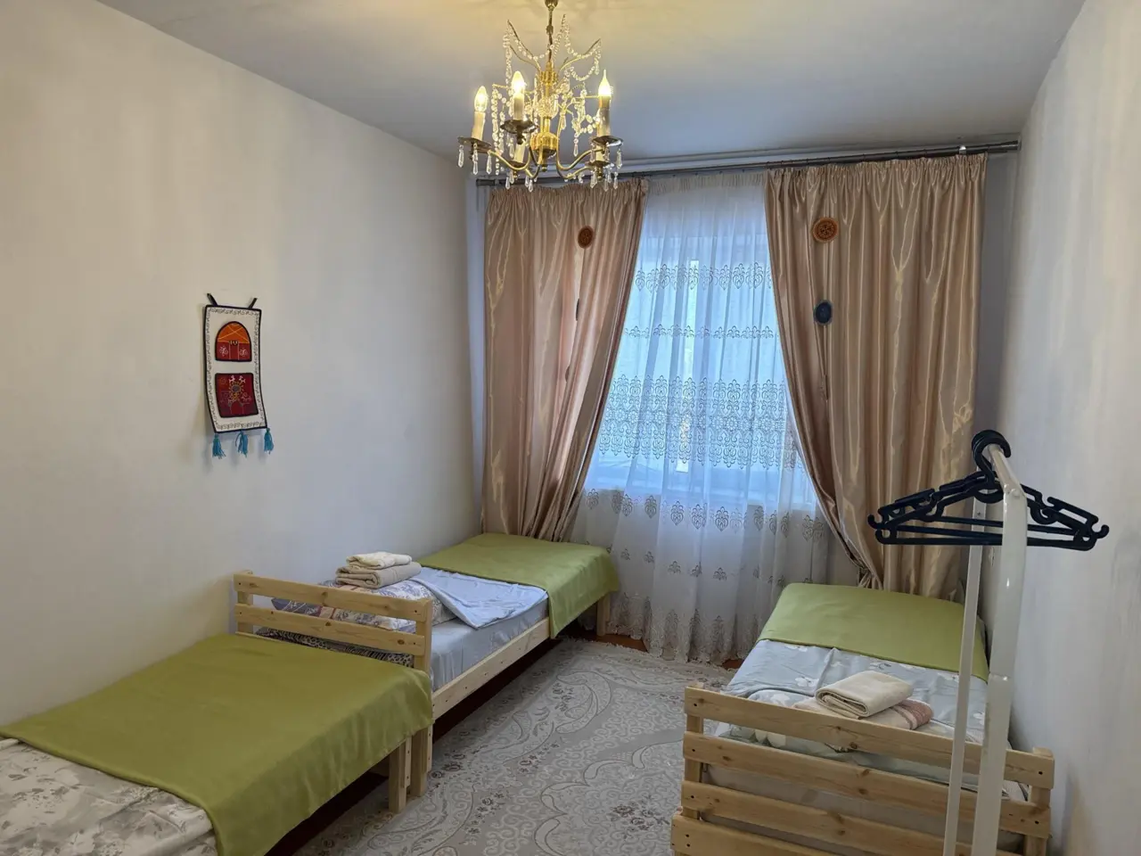 Burana Konukevi — misafirhane, Meenetkeç