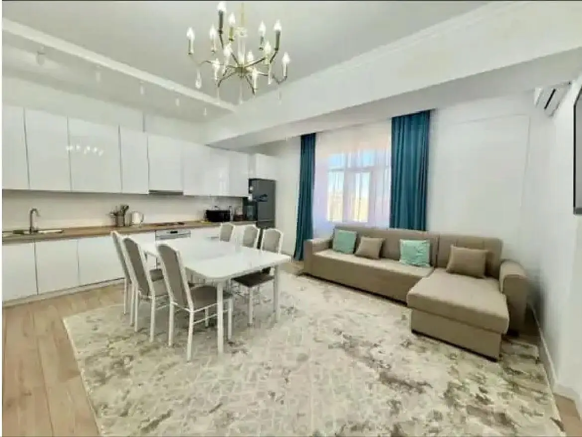 Appartamento trilocale su Bokombaeva/Orozbekova — appartamento, Bishkek