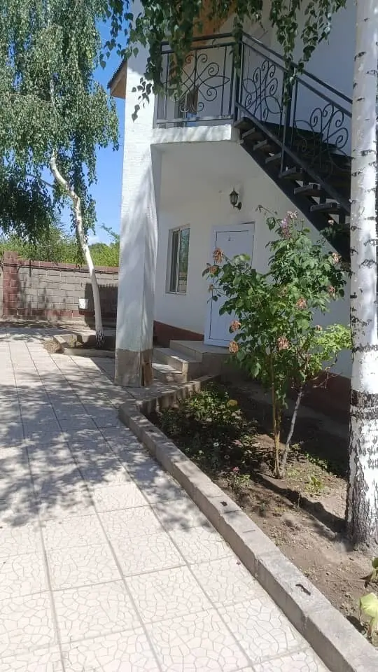 Трехместный номер — номер, с. Бостери