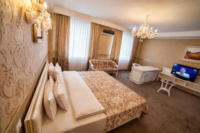 Suite — room, Osh