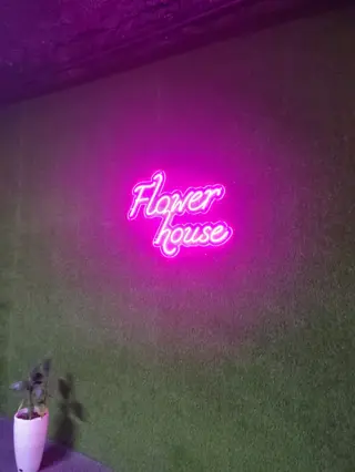Flower house — апарт-отель, Каракол