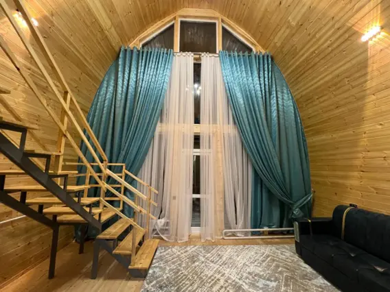 Barnhouse "Jannat sky" n°1 — maison de ville, Karakol (Ak-Suu)