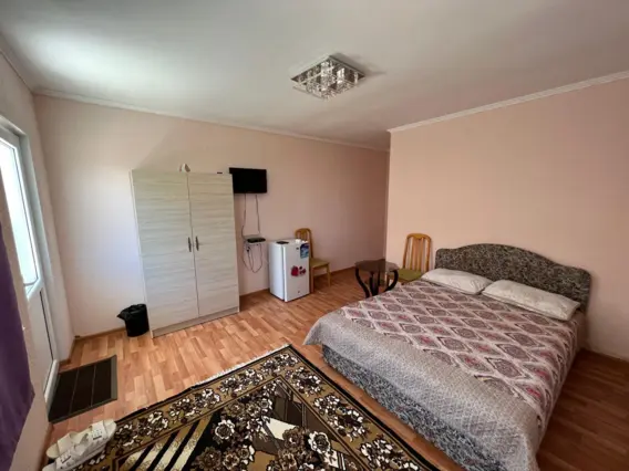 Гостевой дом "Колибри"трехместный — room, v. Baktyu-Dolonotu