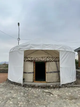 Четырехместная Юрта — юрта, с. Тон