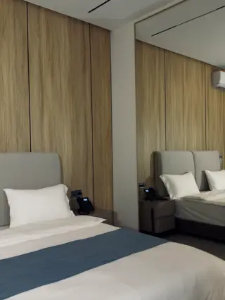 Eleven Club Otel — otel, Bişkek