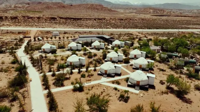 Five-Person Yurt — yurt, v. Ton
