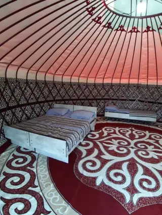 Tunduk Yurt Camp, 5-person capacity — yurt, v. Tosor