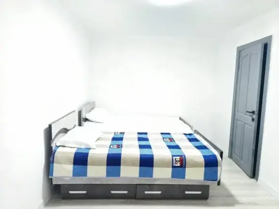 Doppelzimmer — zimmer, Tosor