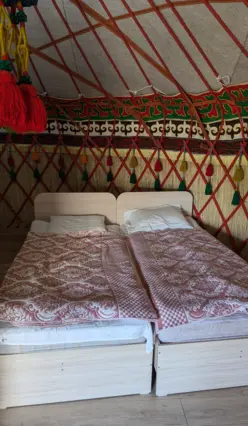Five-person yurt in Khan-Ordo — yurt, v. Tosor
