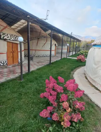 Six-person yurt in Khan-Ordo — yurt, v. Tosor