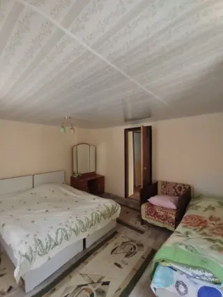 Triple Room with Private Facilities — room, v. Tamga