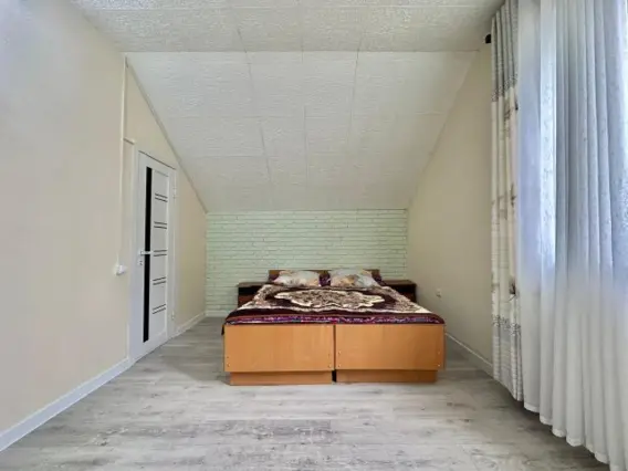 Dreibettzimmer im Gästehaus „Sezim“ — zimmer, Cholpon-Ata