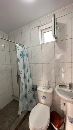 Üç Kişilik Oda — oda, Sarı-Oy