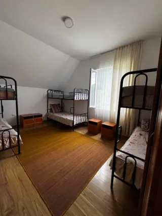 Койко-место — bed space, v. Kegeti