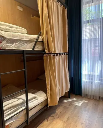 Койко-место в женской части — bed space, Bishkek
