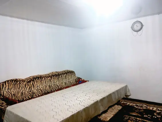Chambre à Deux Pièces — chambre, Tosor