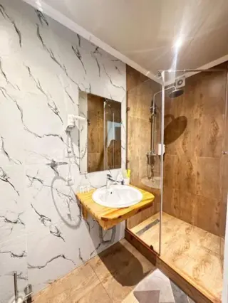Junior Suite — room, Osh