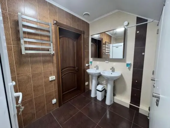 Койко-место в Женской комнате — bed space, Bishkek