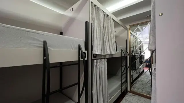 Мужская 12-местная комната — bed space, Bishkek