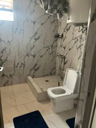 Double Room Ton — room, v. Ton