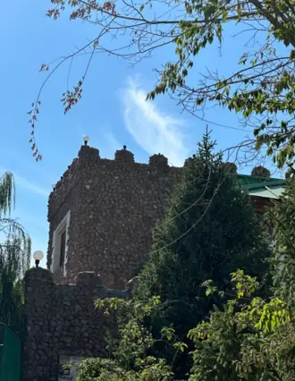 Старый замок — гостевой дом, с. Тамчы