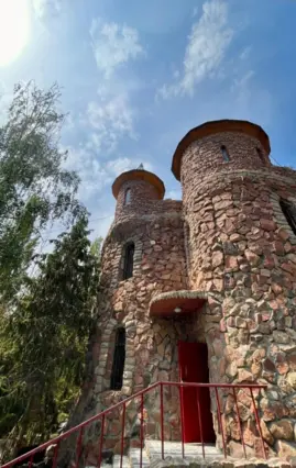 Old Castle — guest house, v. Tamchy