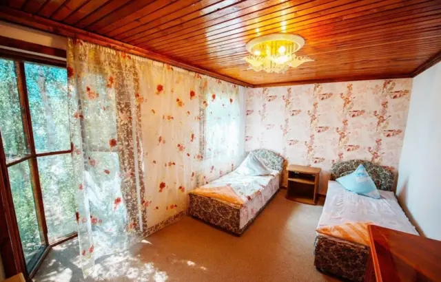 Standard Double Chinese Castle Room — room, v. Tamchy