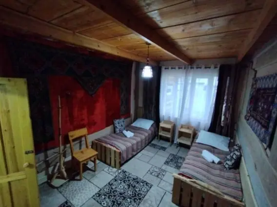 Double Room with Shared Bathroom — room, v. Karool-Debe